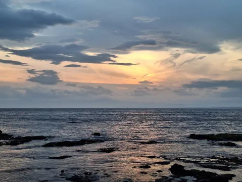 空と海が出会う、静かな時間