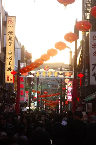 太陽と提灯のコラボ祭り