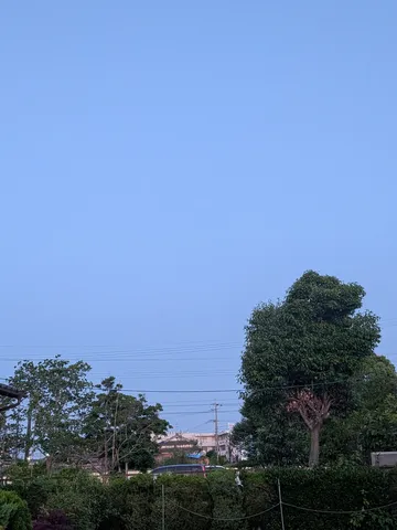穏やかな空と街の境界線