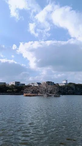 どっかの湖
