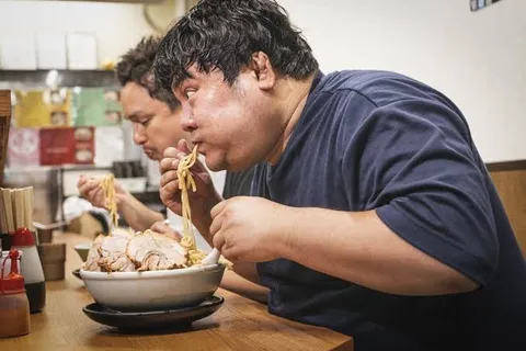 夢中で麺をすする時間