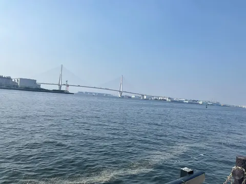 未来へ架ける、青い海の道