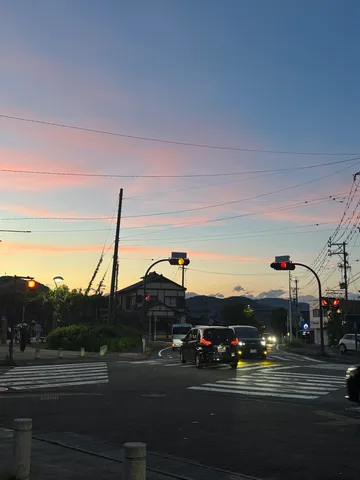信号待ちの夕焼け、ノスタルジー