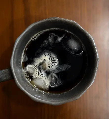 質感際立つ冷たい一杯