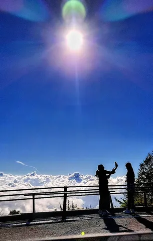 雲海の上で自撮り！空も綺麗すぎ