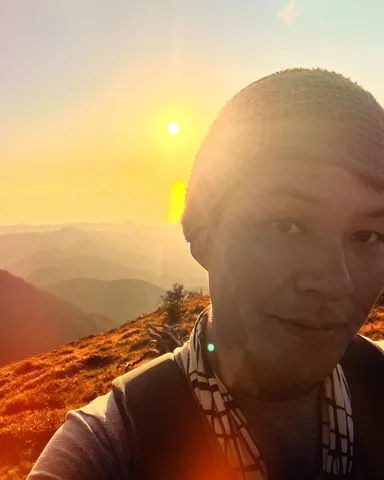 夕日と山並み、旅の瞬間
