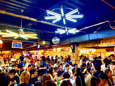 ここは星空ディスコ居酒屋？