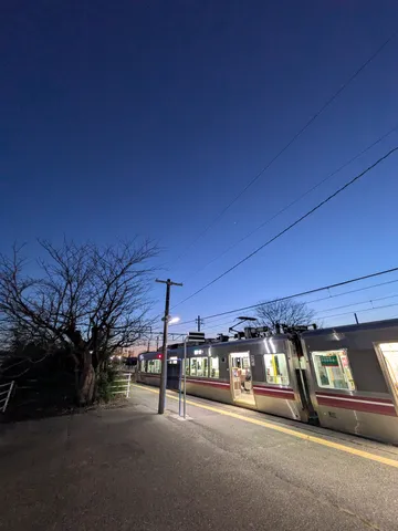 宵闇に佇む鉄路