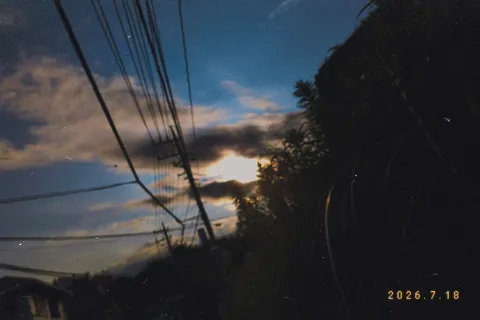 夜空と電線の影絵