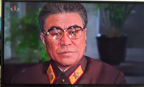 画面に映る厳かな姿