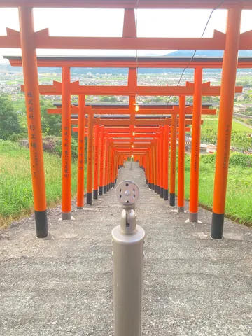 千本鳥居の続く道