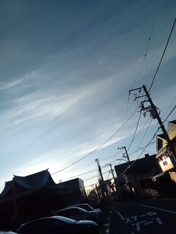 夕暮れ時の生活感あふれる風景