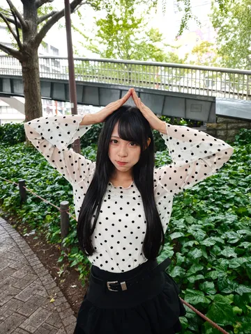 緑の中の三角ポーズ