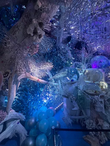 幻想的な水中の世界
