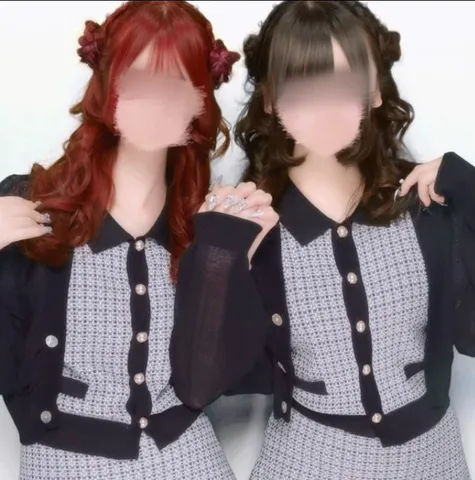 双子コーデで気分はガーリー
