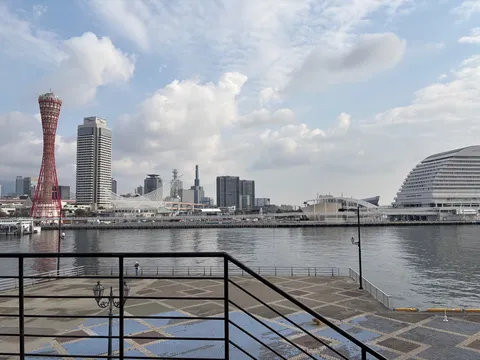 未来都市の港景