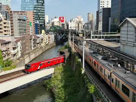 都市の軌跡、躍動の色彩
