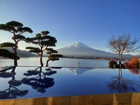 水面に映る日本の絶景