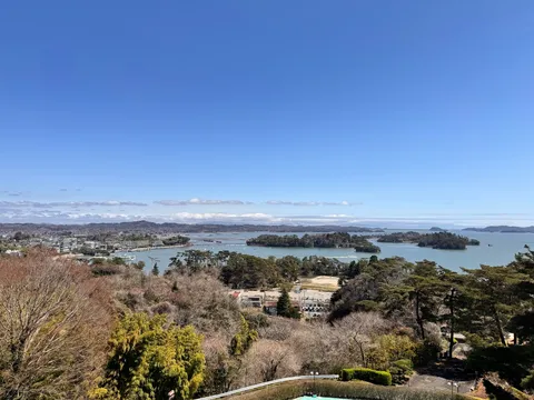 青い空と穏やかな海、癒やしの島々