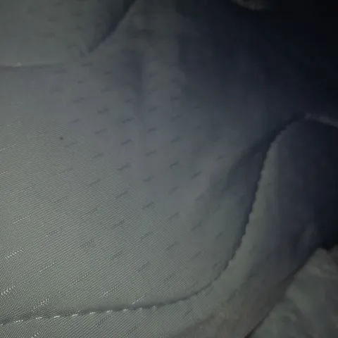 静かなる布の宇宙