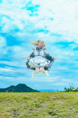 空に躍る、弾ける笑顔