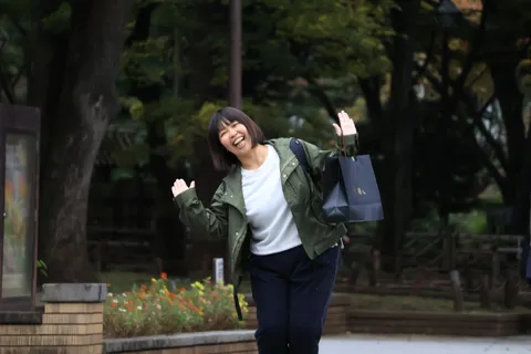 楽しそうな表情とショッピング