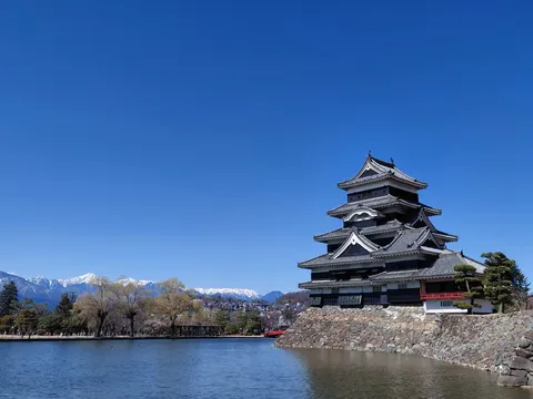 日本晴れの松本城