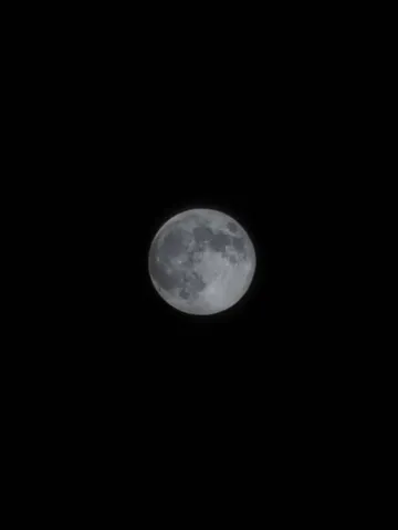闇夜に浮かぶ銀河の宝石