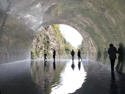 水鏡の回廊、足元チャプチャプ冒険中