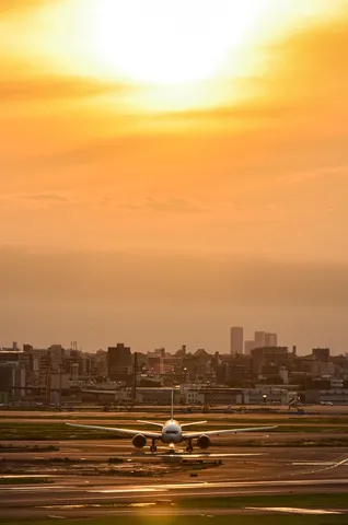 夕焼け滑走路、旅立ちの予感