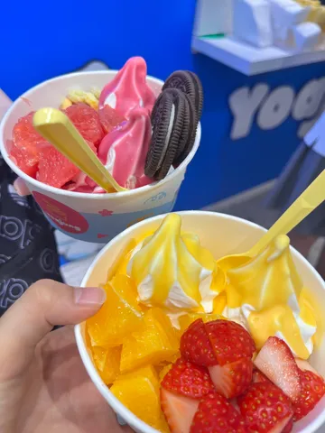 甘い誘惑！カラフルアイスとフルーツ