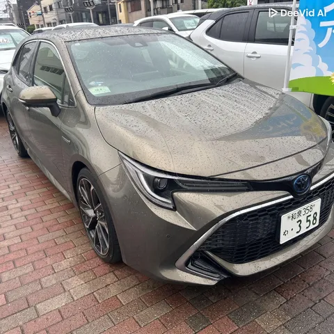 水滴まとう車の佇まい