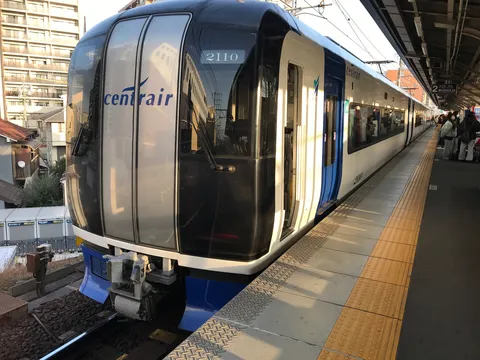 都会に停車するセントレアライナー