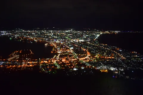 宝石箱のような夜景の広がり
