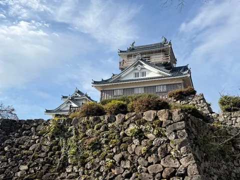 歴史が息づく石垣とお城