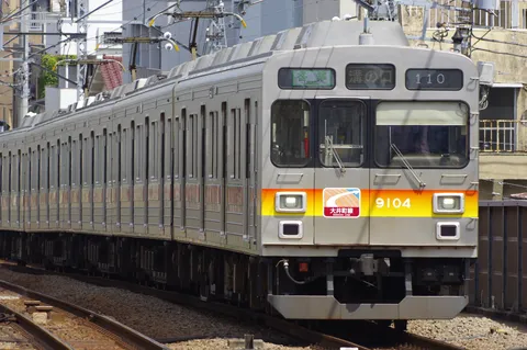 日常を駆け抜ける鉄路の風景