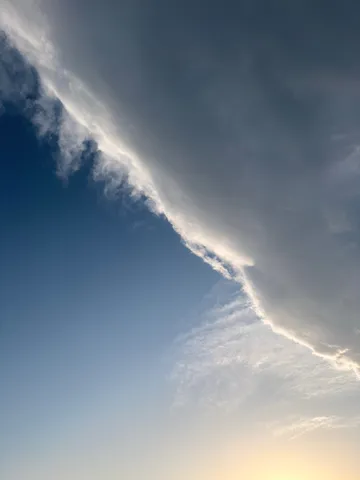 空と雲が描く対話