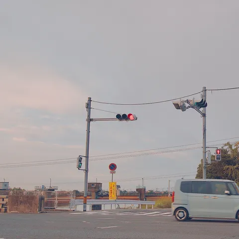 赤信号と街角の日常