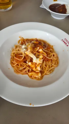 ランチタイムのスパゲッティ