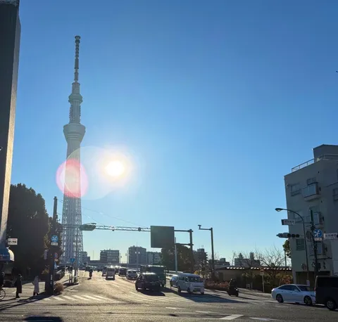 東京スカイツリーと青空のコントラスト