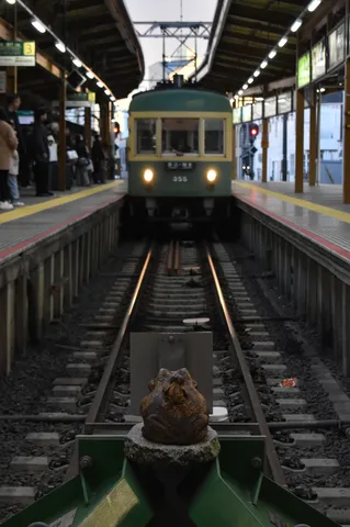 線路に宿る小さな旅の痕跡