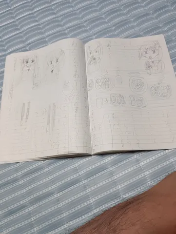 ノートに描かれた笑顔と日常