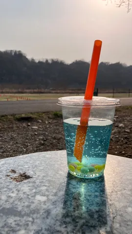 シュワシュワドリンクとアメ？