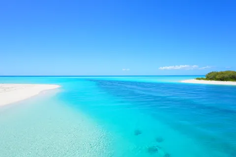 どこまでも続く青い絶景