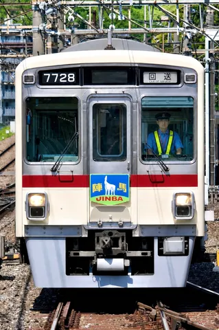 時を刻む車両の顔