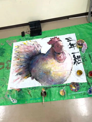 色と鶏が踊る一枚