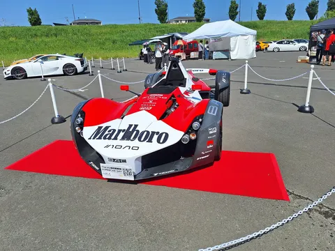 スーパーカーデイ、迫力のレーシングカー