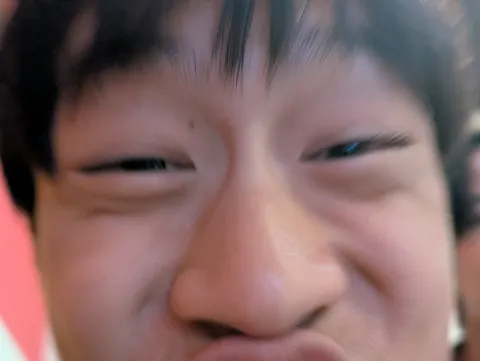 顔面大接近！