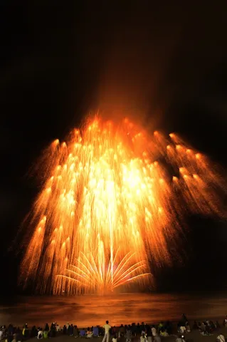 夜空に広がる光の祭典