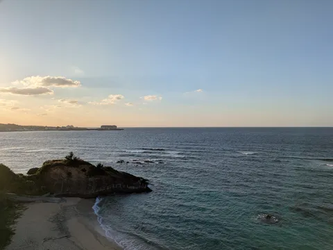 夕景と海風の静かな瞬間